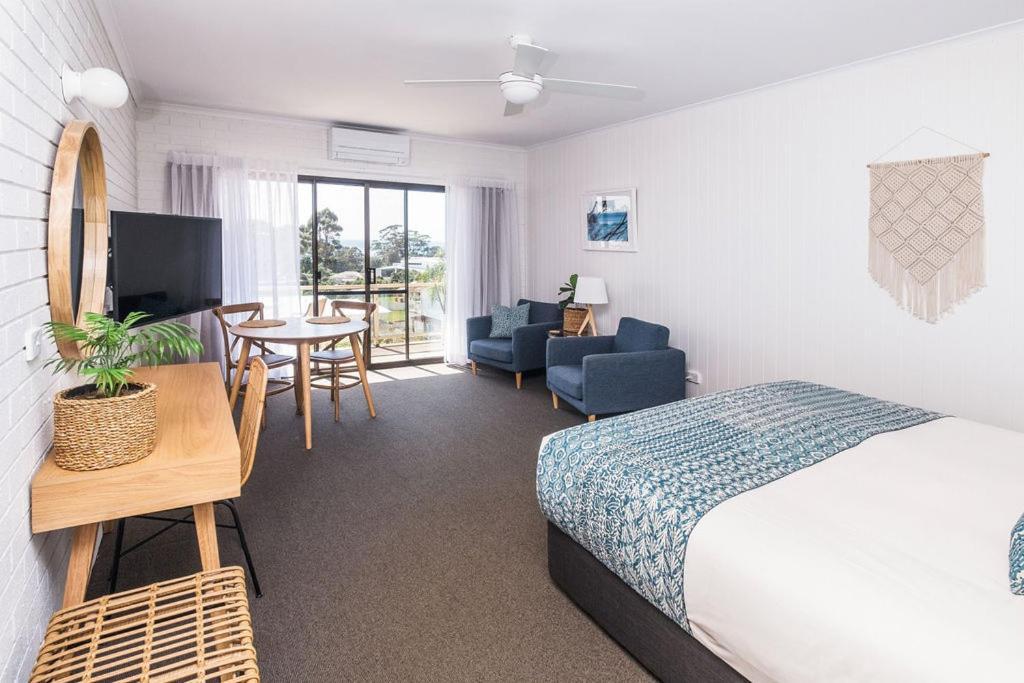 Seascape And (adults Only) Motel